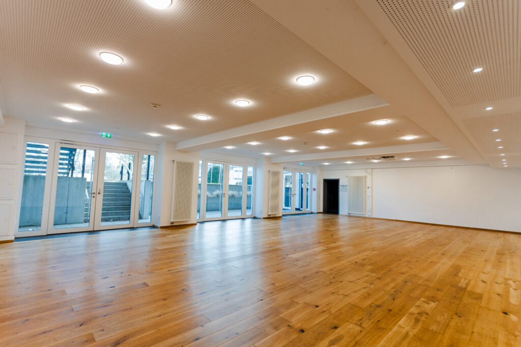 lexible Workshop- und Probenfläche für Tanz und Yoga in Freiburg
