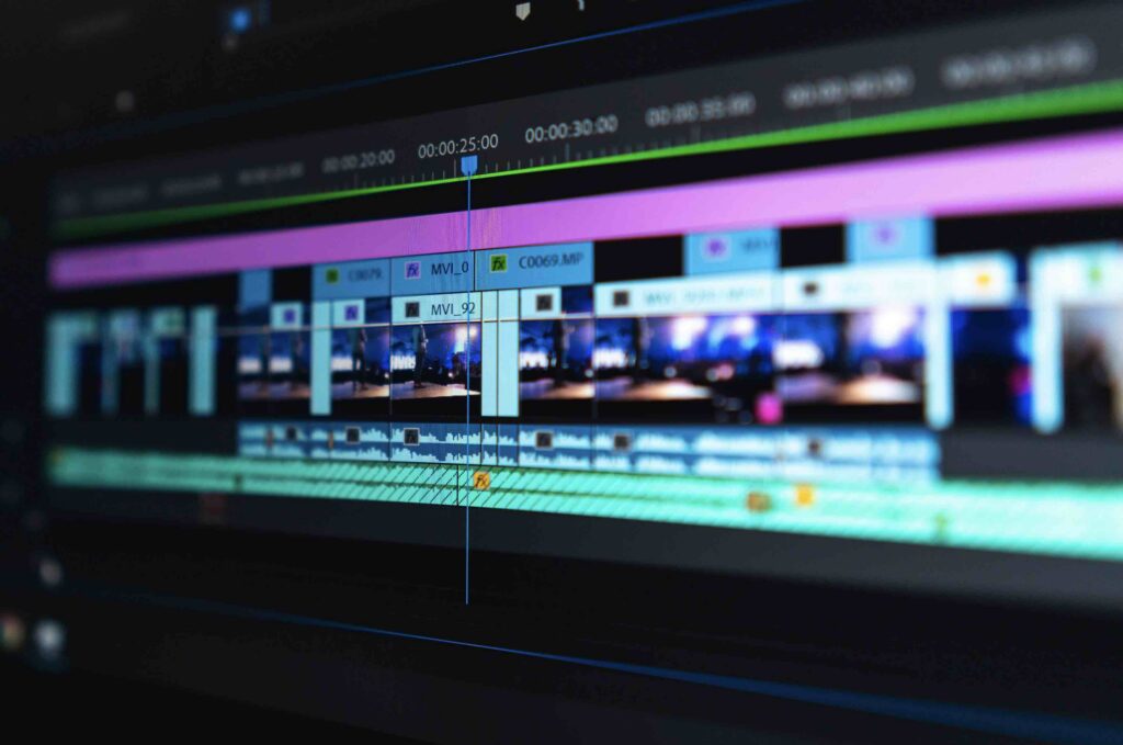 Professioneller Postproduktionsraum für Filmprojekte in Freiburg