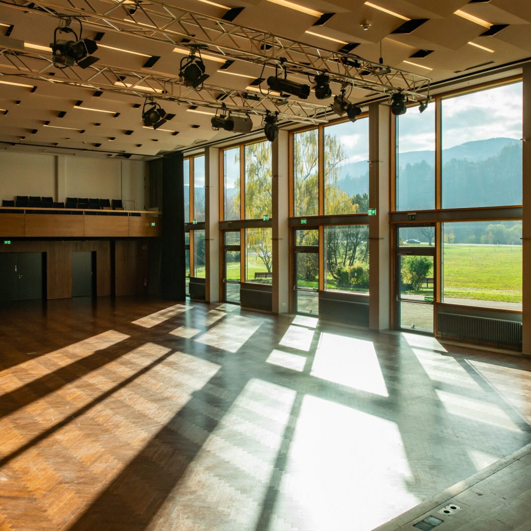 Professionelle Studiofläche für Filmproduktion und Content Creation in Freiburg